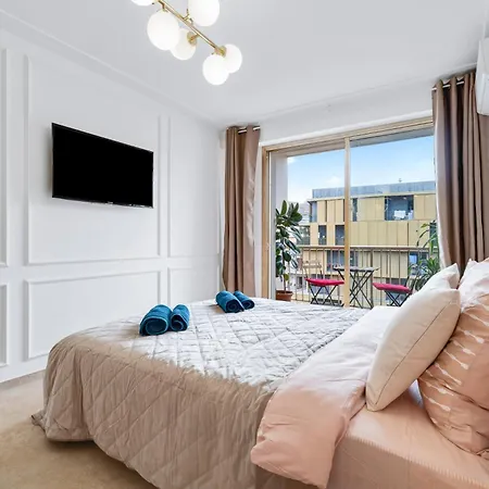 Elegant Avec Balcon Proche Et Tramway Apartment Nice